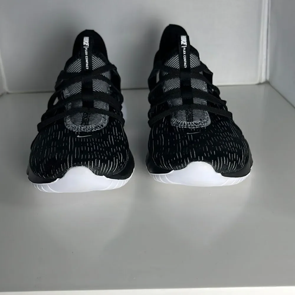 NIKE Women’s Flex Contact 3 Running Shoe Black/White Sneaker Size 5.5.